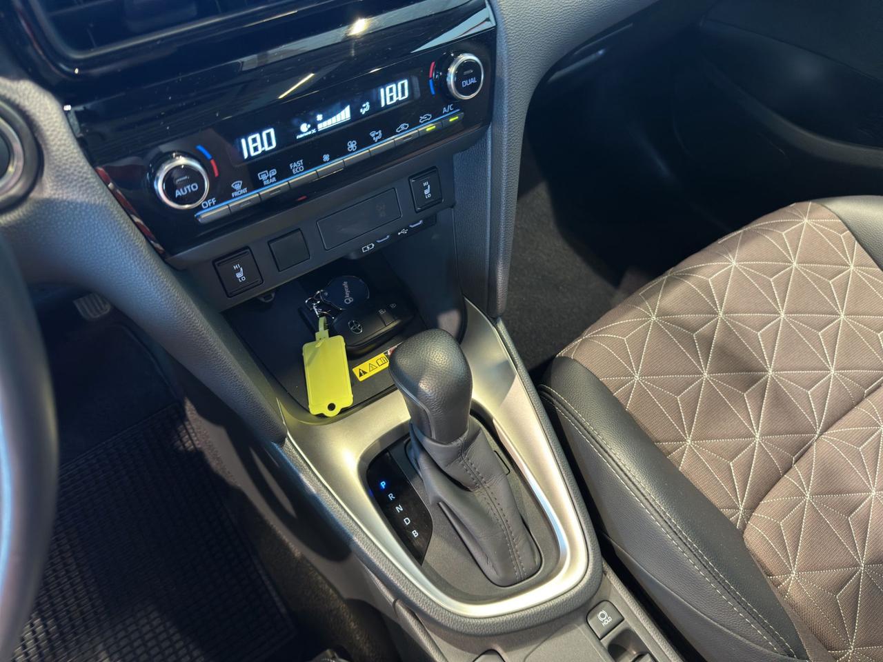 Toyota Yaris Cross 1.5h Lounge fwd 130cv e-cvt