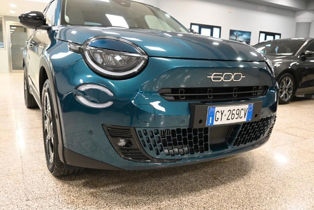 FIAT 600 HYBRID 136CV AUTOMATICA LA PRIMA – 23.000 KM – FULL OPTIONAL