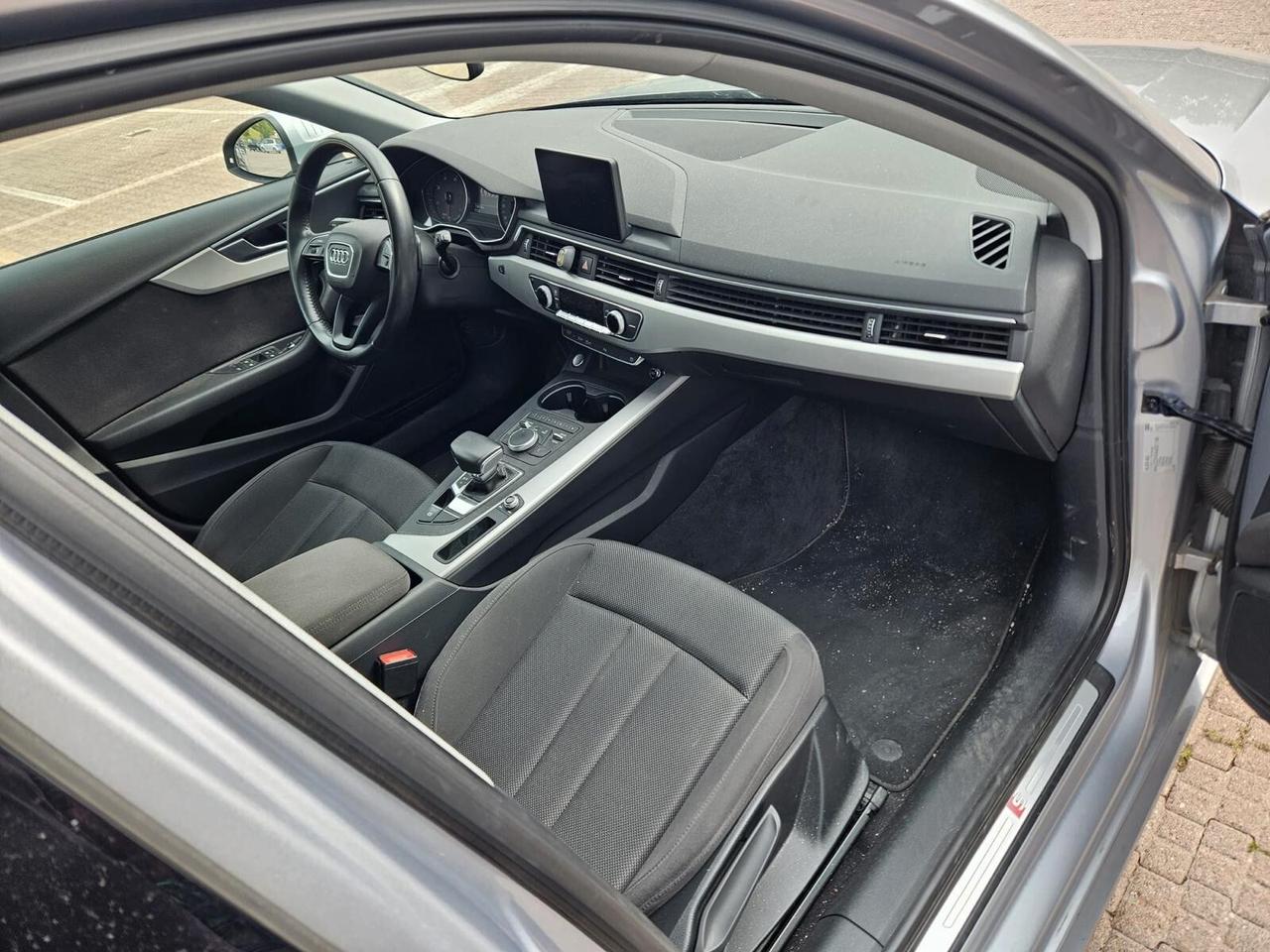 Audi A4 Avant 2.0 TDI 150 CV S tronic S line edition