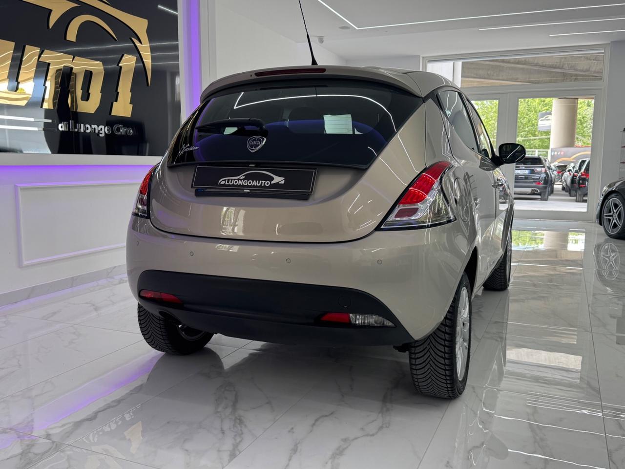 Lancia Ypsilon 0.9 TwinAir 85 CV Metano Ecochic Gold