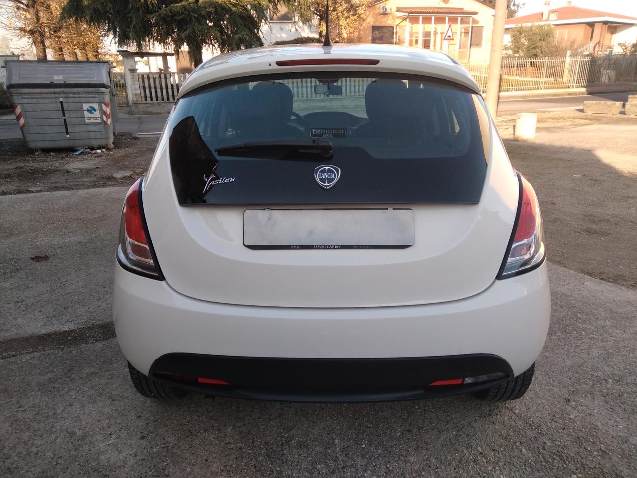 Lancia Ypsilon 1.2 69 CV 5 porte S&S Platinum x neopatentati