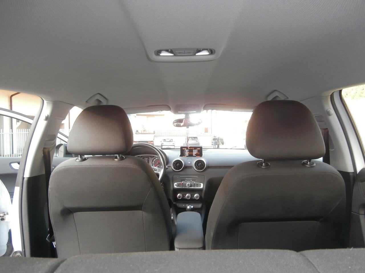 Audi A1 1.4 TDI 90 cv S. LINE Bicolore Neopatentati