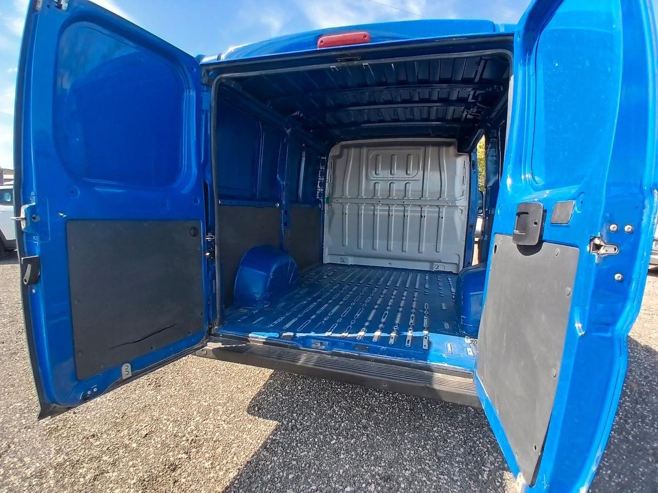 Peugeot Boxer 330 2.2 BlueHDi 120 S&S PC-TN Furgone