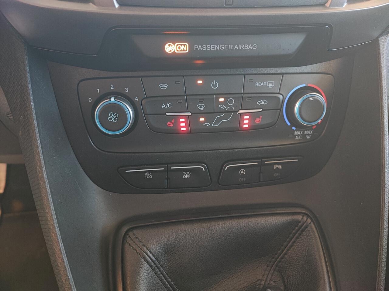 Ford Grand Tourneo Gancio Traino 7 Posti Euro 6