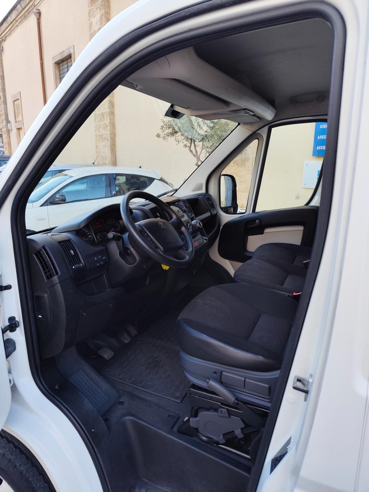 Peugeot Boxer 330 2.0 BlueHDi PC-TN Furgone