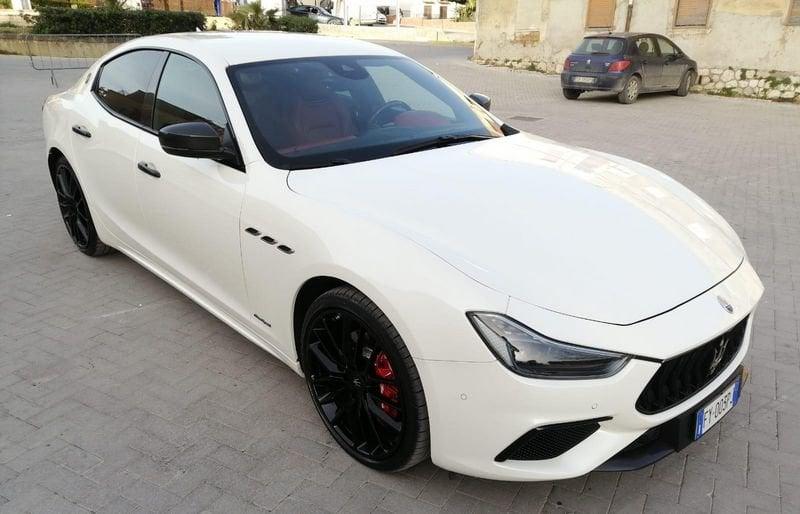 Maserati Ghibli V6 430 CV Q4 Gransport