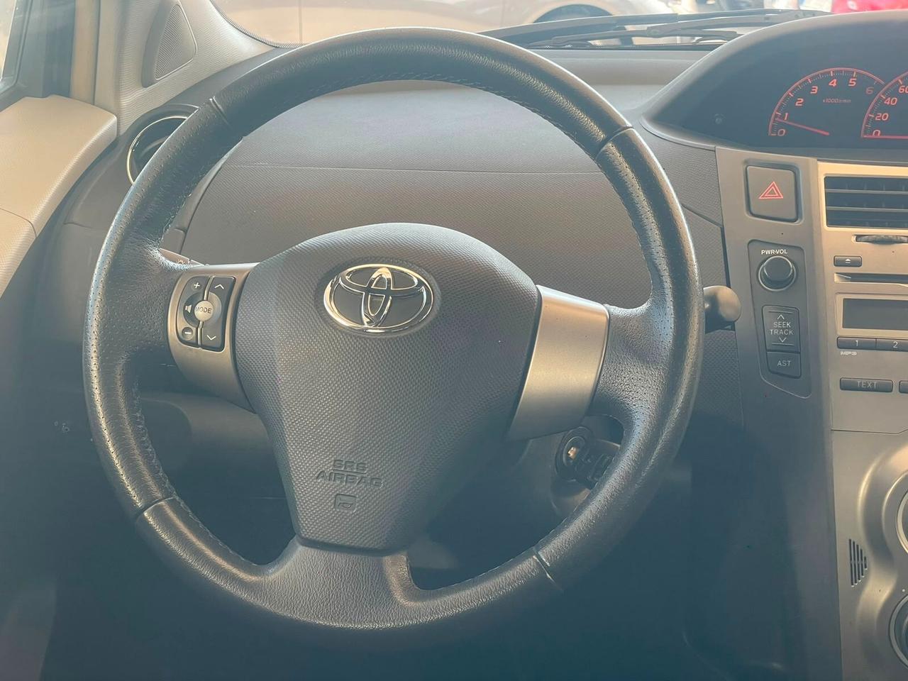 Toyota Yaris 1.4 D-4D DPF 5 porte Sol