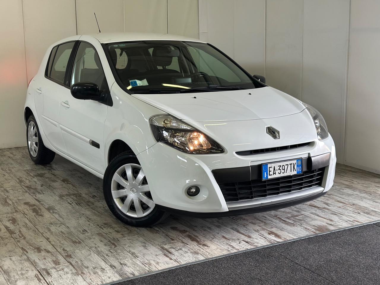 Renault Clio 1.2 Benzina 16V 5 porte Luxe Ok Neopatentati