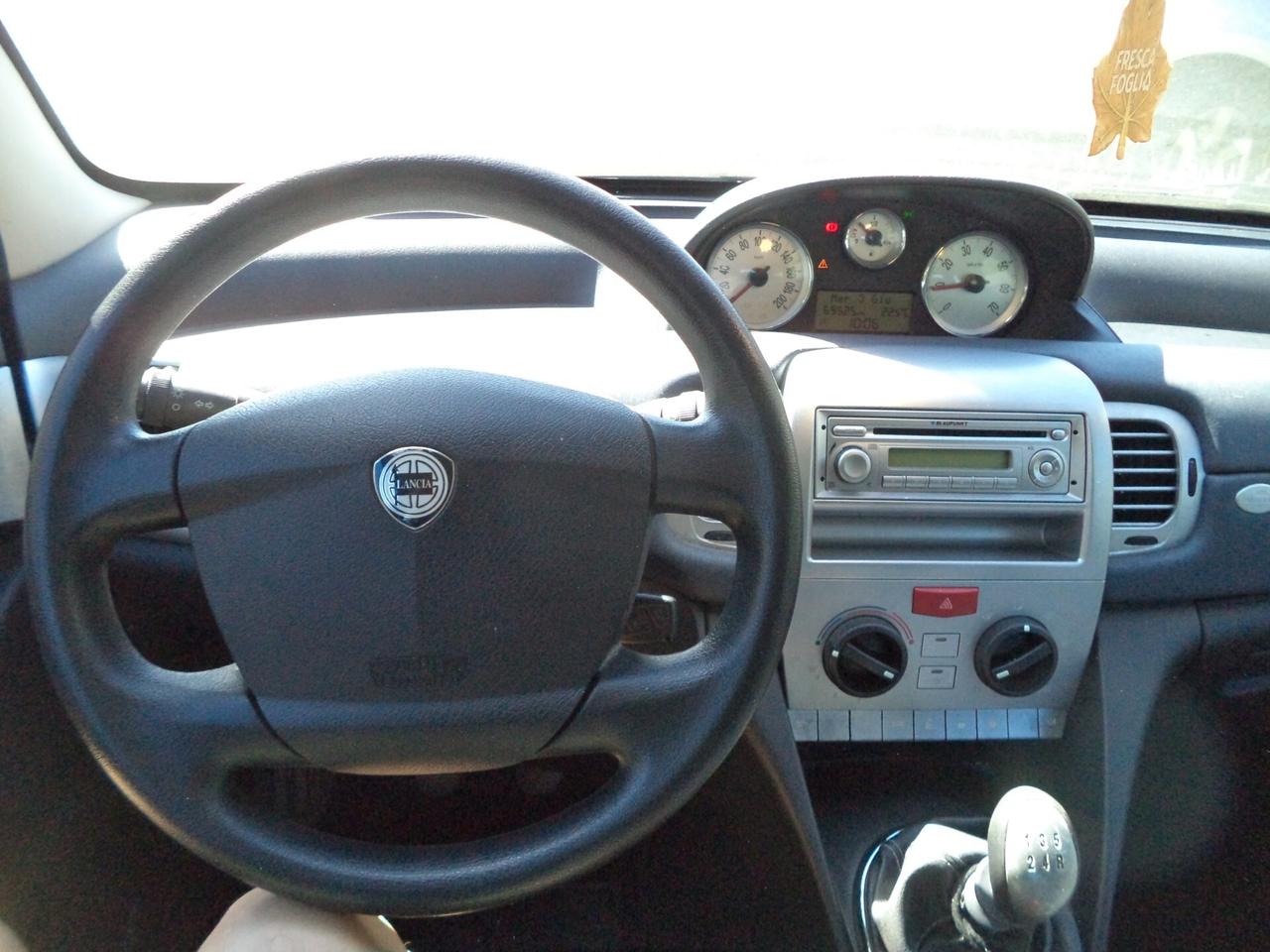 Lancia Ypsilon 1.2 Oro Plus OK NEOPATENTATI SOLO 69000 KM NO FUMATORE