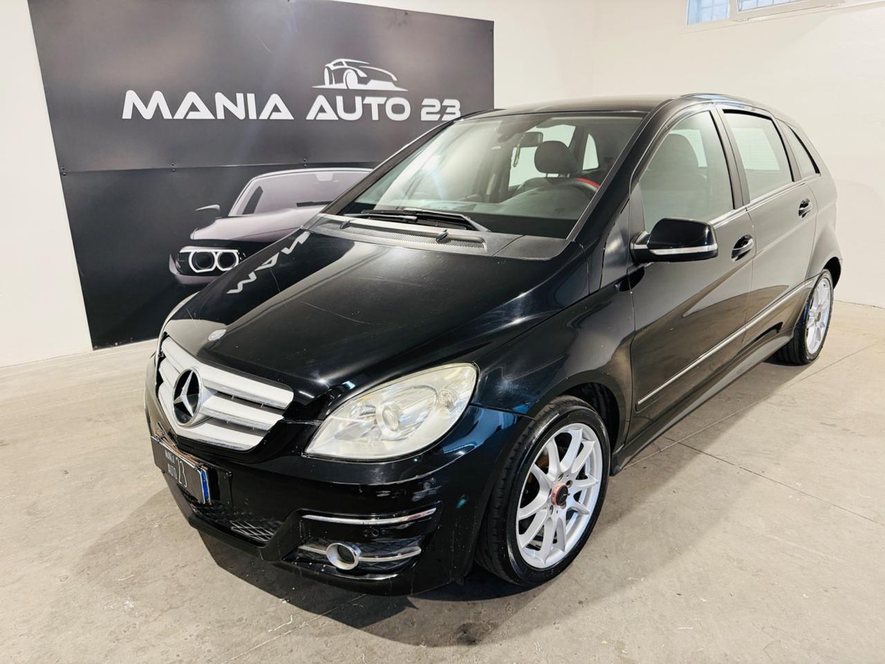 Mercedes-benz B 180 CDI PREMIUM AUTOMATICA*109 CV*NEOPATENTATI*
