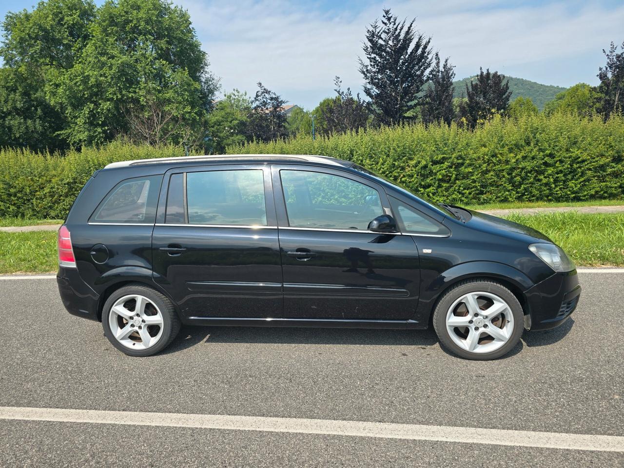 OPEL ZAFIRA 1.9 CDTI 7 POSTI"OK PER NEOPATENTATI"
