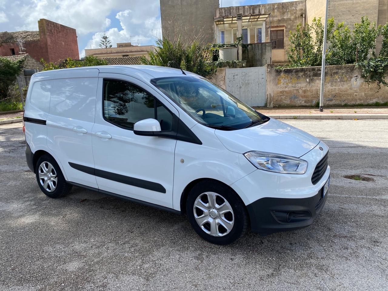 Ford Tourneo Courier 1.5 TDCI 75 CV Plus