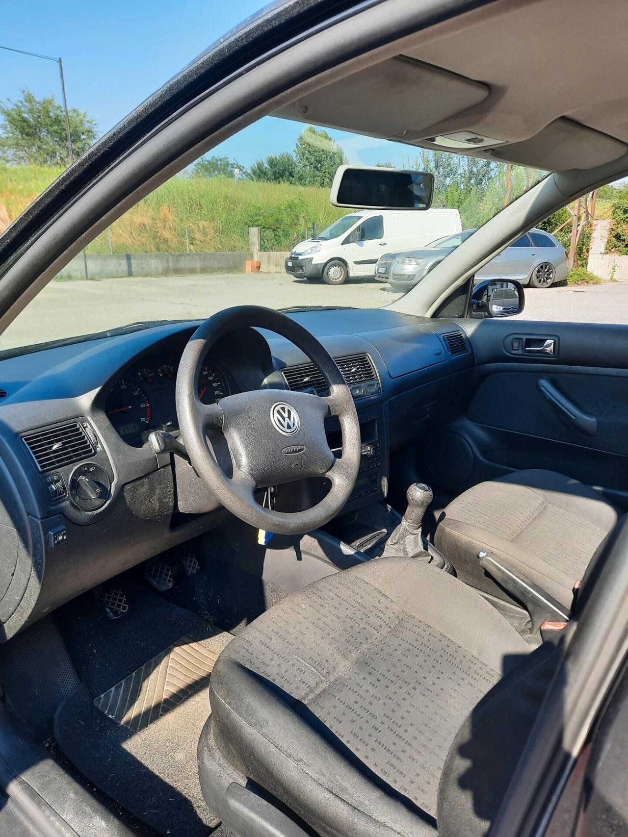 Volkswagen Golf 1.4 16V cat 5 porte Air Ok neopatentati