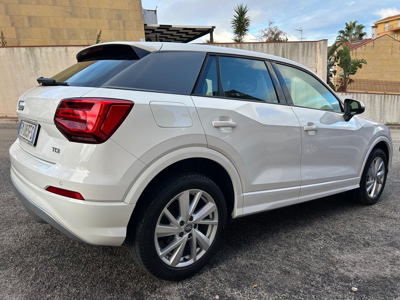 Audi Q2 1.6 TDI Sport strafull !!!!!