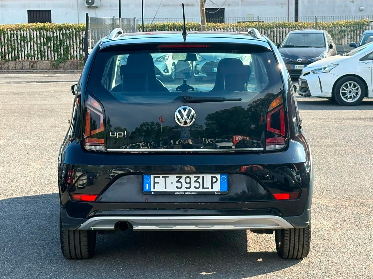 Volkswagen up! 1.0 75 CV 5p. cross BlueMotion Technology