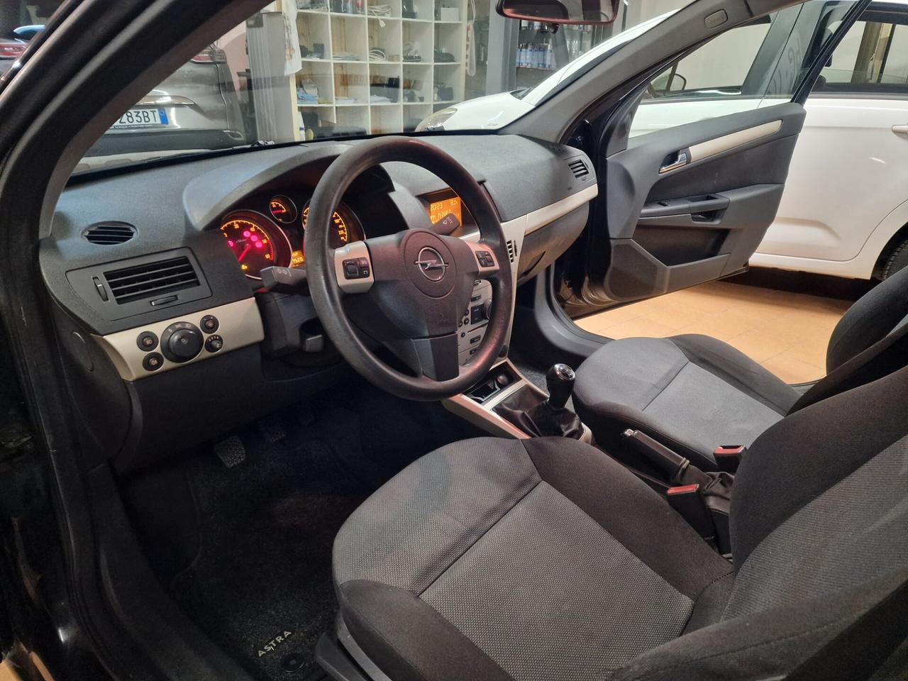 Opel Astra 1.3 CDTI 5 porte Enjoy, 97 mila chilometri