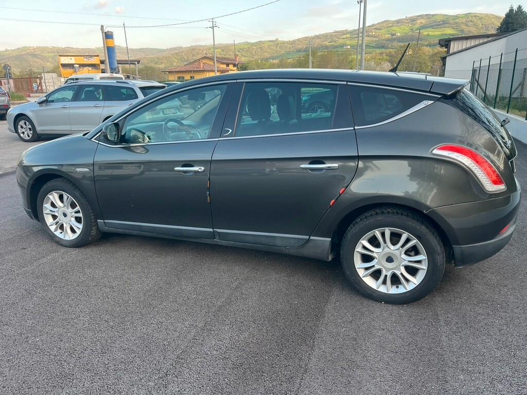 Lancia Delta 1.6 MJT DPF 105 CV Gold