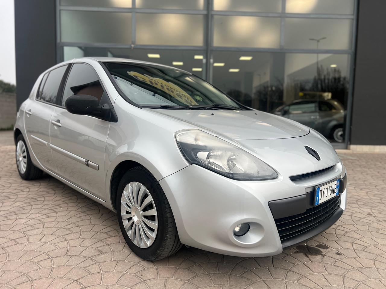 Renault Clio 1.2 benz - GARANZIA 12 MESI