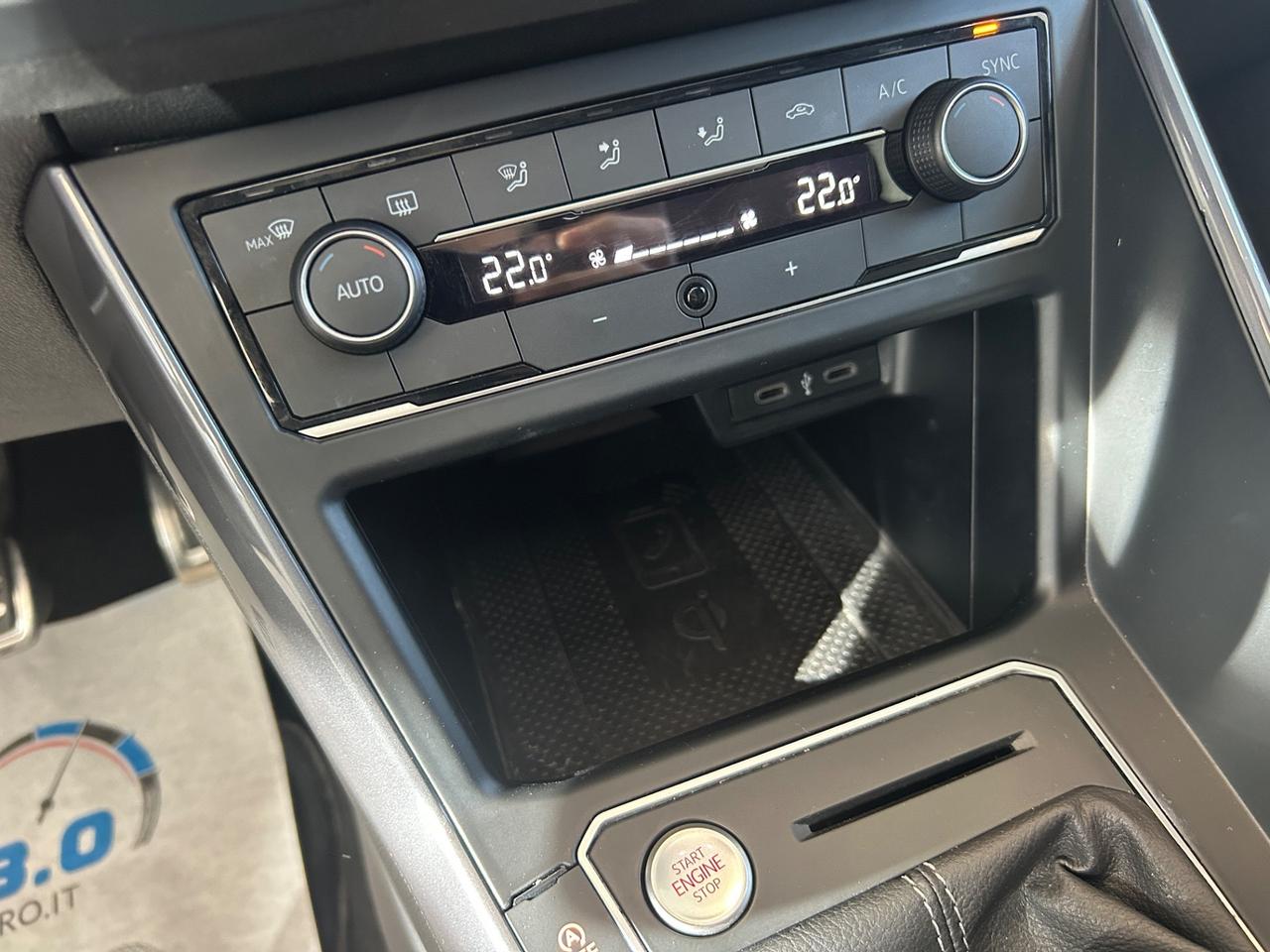 Volkswagen Polo 1.0 EVO 80 CV 5p. Sport BMT R-Line Neopatentati