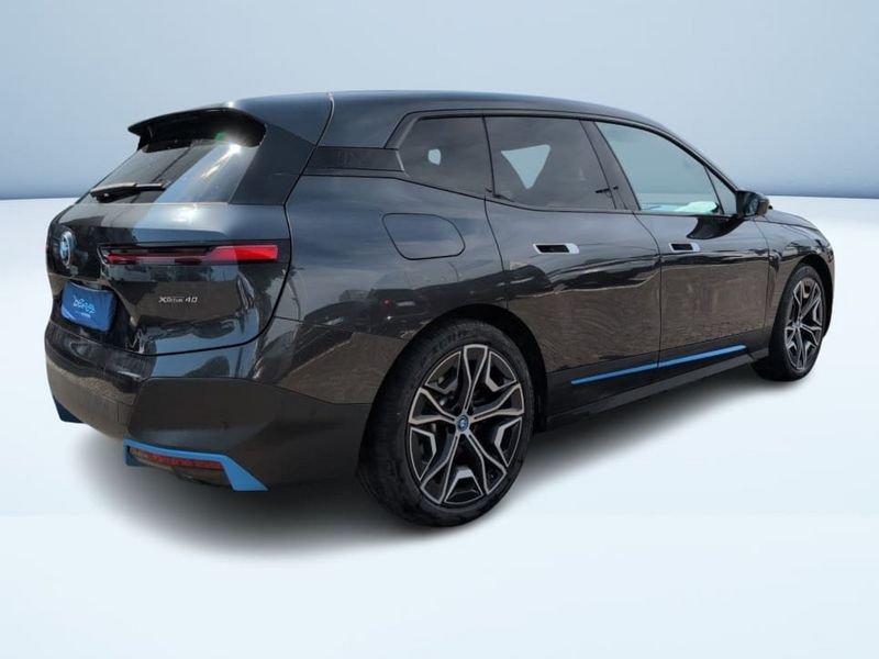 BMW iX XDRIVE40 PACCHETTO SPORTIVO