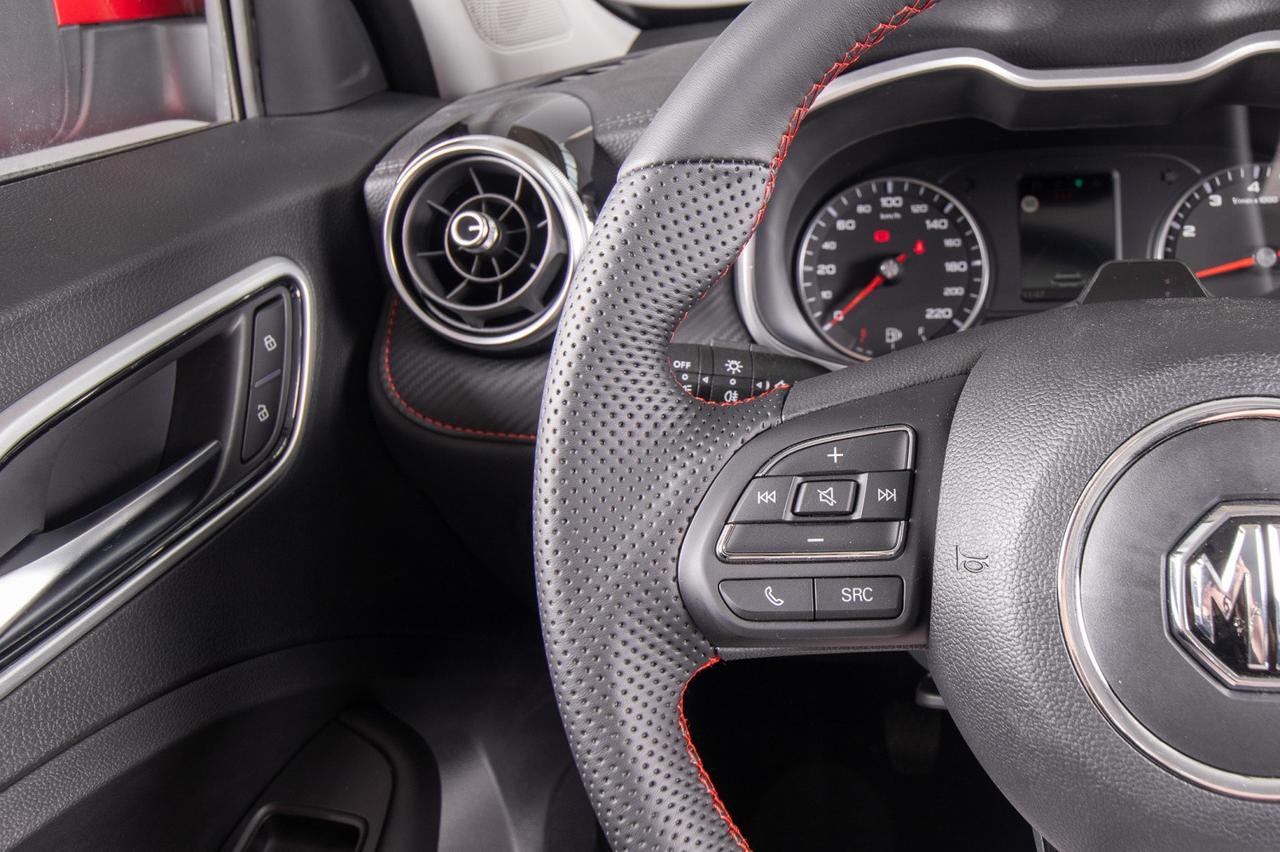 Mg ZS 1.5 Classic Comfort 106cv -km 0-