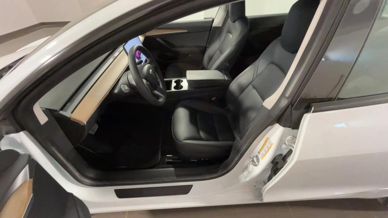 Tesla Model 3 Model 3 RWD