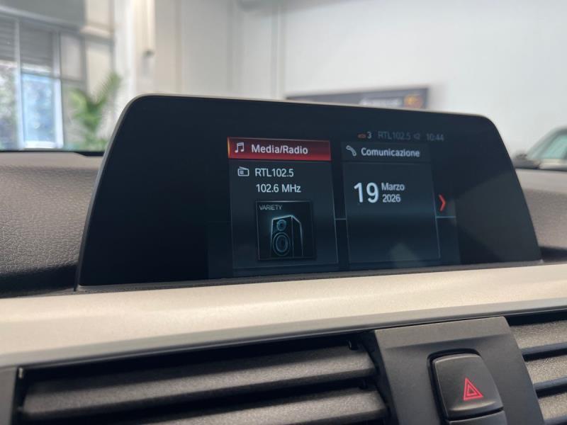 BMW Serie 3 318 d Business Advantage Steptronic