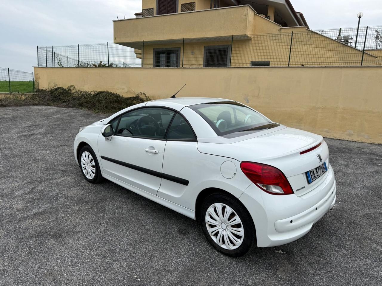 Peugeot 207 1.6 8V HDi 112CV CC Tecno
