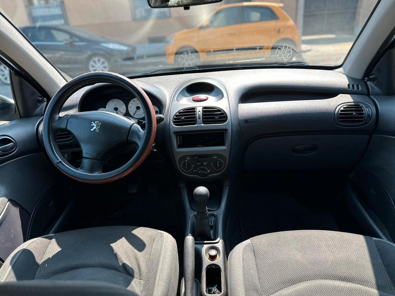 Peugeot 206 1.4 5p. Enfant Terrible