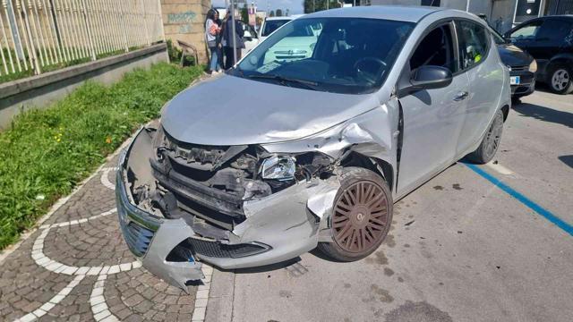 LANCIA Ypsilon Ford Cmax Bocciate