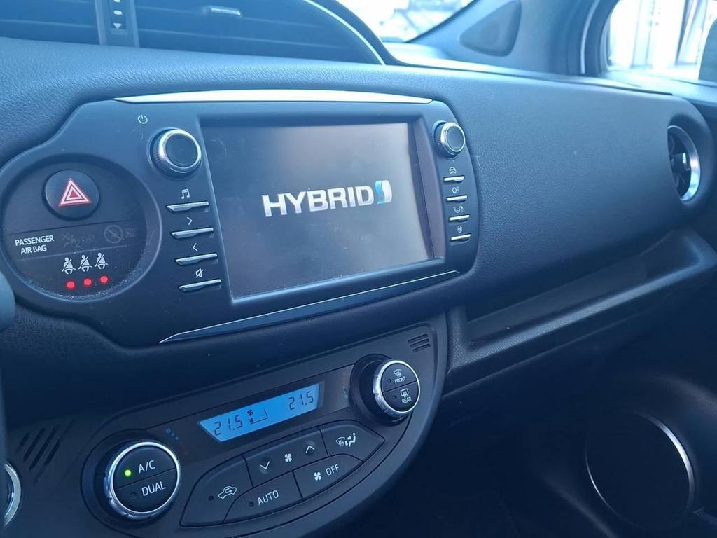 Toyota Yaris 5 Porte 1.5 VVT-i Hybrid Style E-CVT