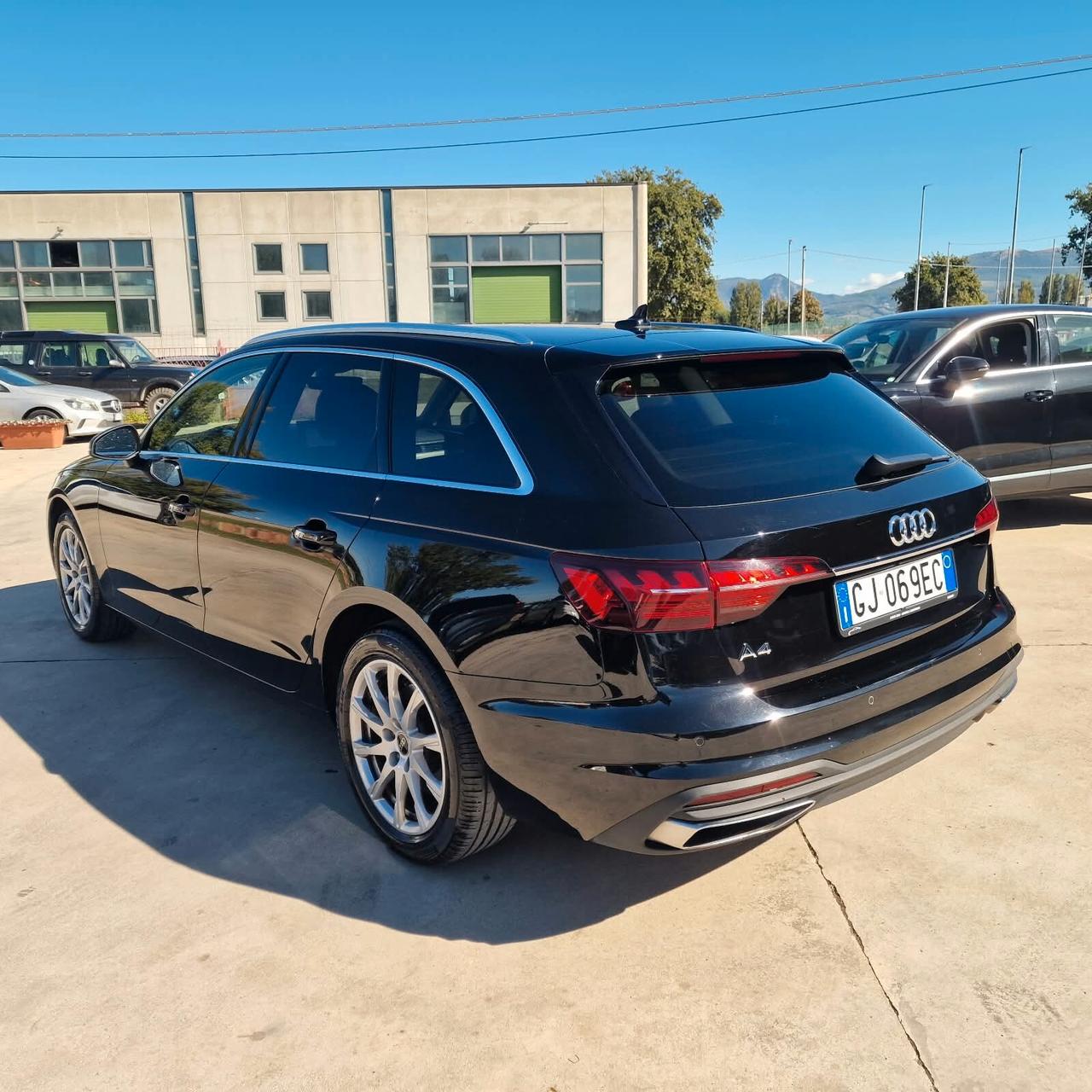 Audi A4 Avant 35 TDI/163 CV S tronic line edition UNICO PROPRIETARIO IVA DEDUCIBILE