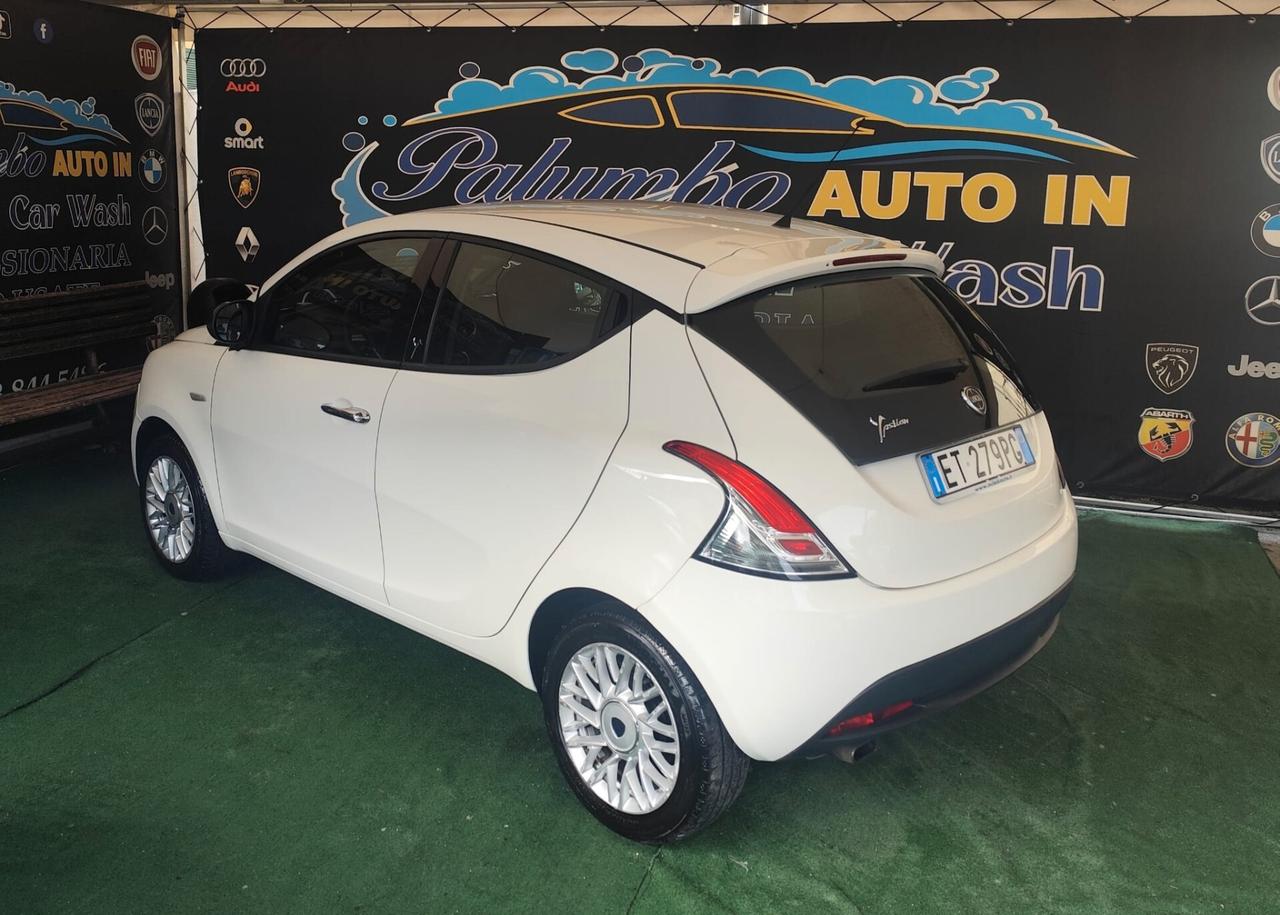 Lancia Ypsilon 1.2 69 CV 5 porte S&S Platinum