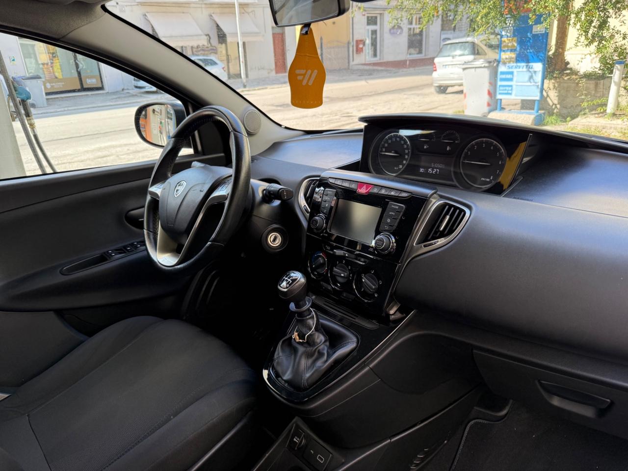 Lancia Ypsilon 1.0 FireFly S&S Hybrid Ecochic Gold