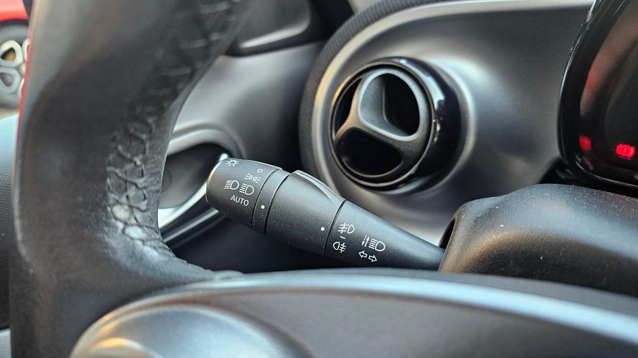 Smart Forfour 70 1.0 Passion NAV ANDROID TAGL UFF LED SENSORI