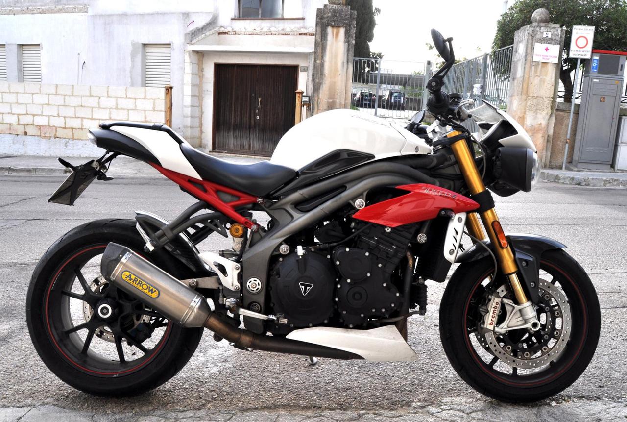 Triumph Speed Triple R 1050