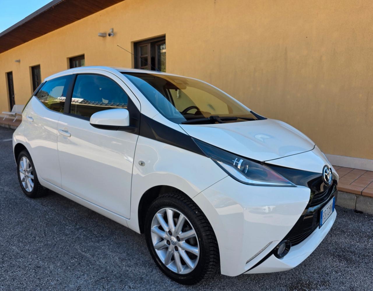Toyota Aygo 1.0 VVT-i 69 CV 5 porte x-Play