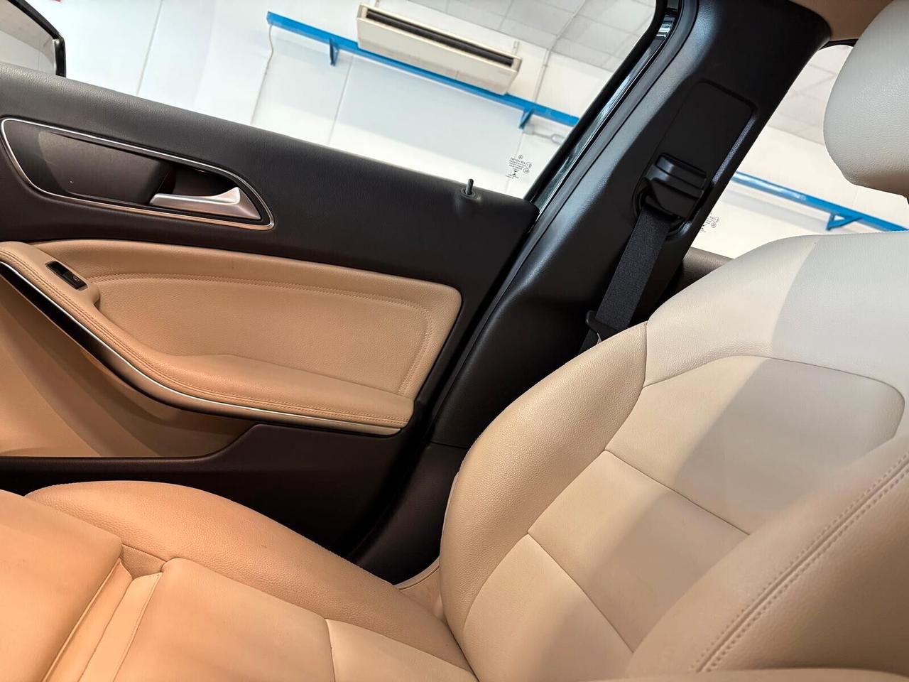 Mercedes-benz GLA 200 d SPORT Automatic