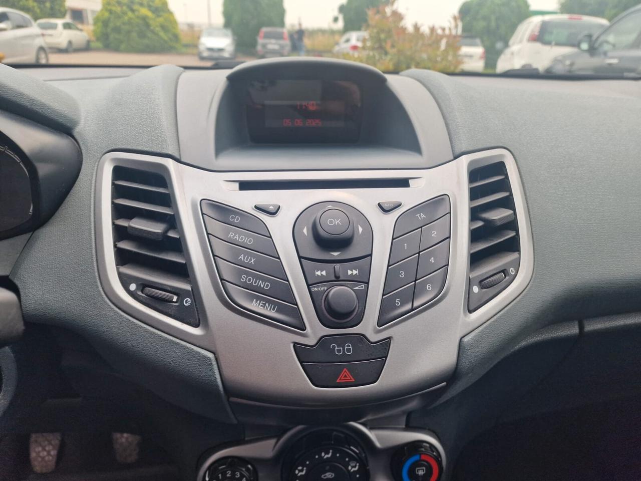 Ford Fiesta 1.2 82CV ADATTA NEOPATENTATI