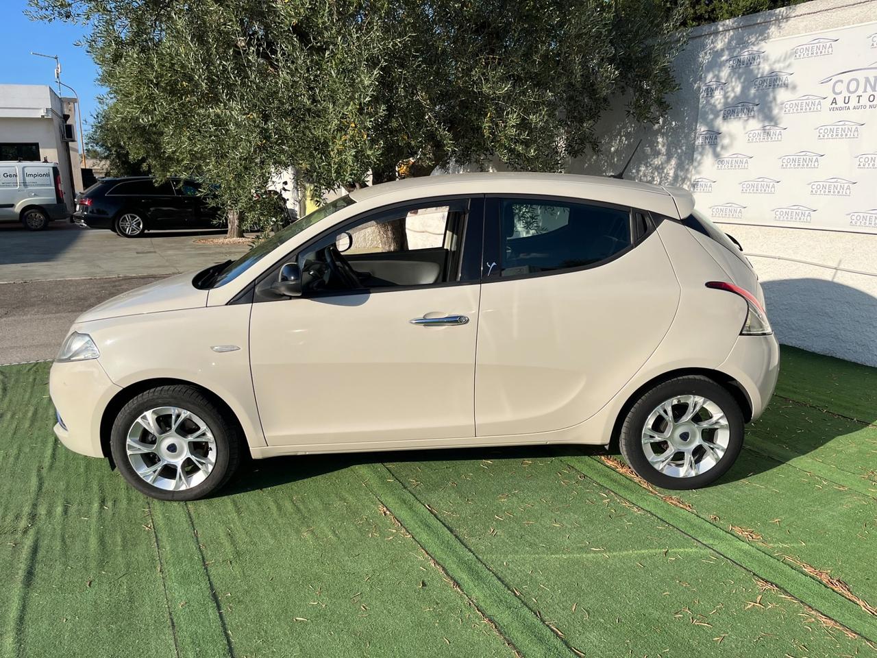 Lancia Ypsilon 0.9 TwinAir 85 CV DFN Platinum - GPL