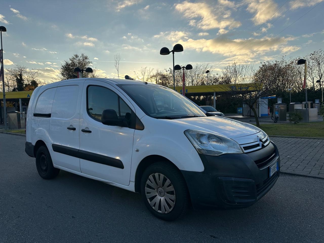 Citroen Berlingo Maxi - con scaffali - 2015