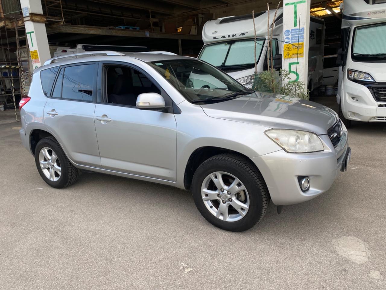 Toyota RAV 4 RAV4 2.2 D-Cat 177 CV Luxury