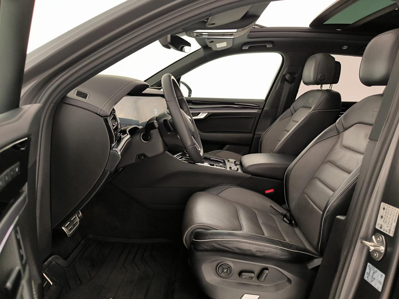Volkswagen Touareg 3.0 v6 tdi scr r-line 231cv auto