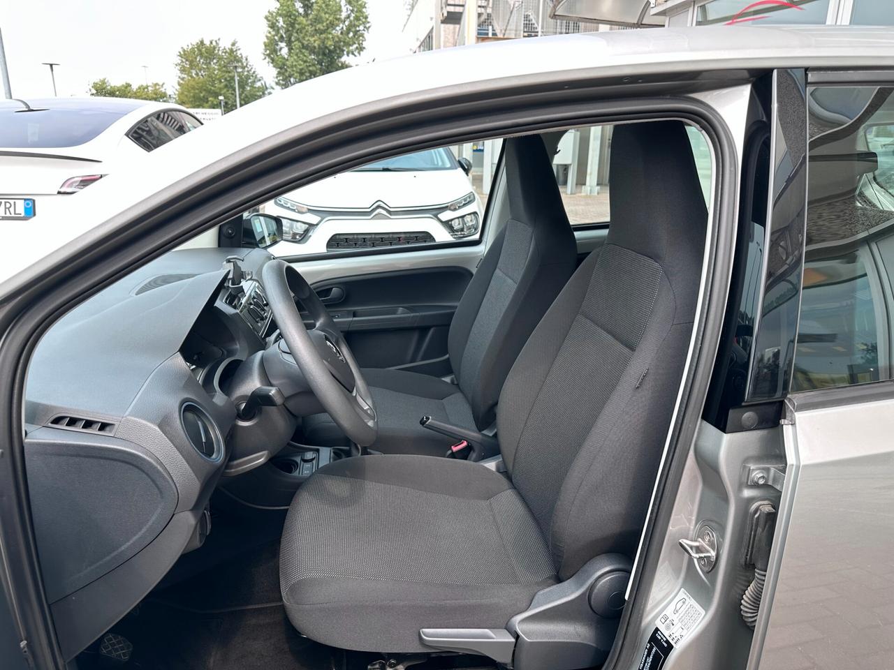 VW UP! 1.0i 60CV 5PORTE 1PROPRIETARIO NEOPATENTATI