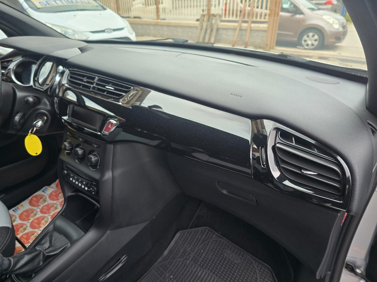 Ds DS3 3 1.4 HDi 70 Just Black