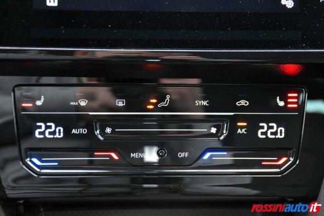 VOLKSWAGEN Passat Variant 2.0 TDI SCR 150 CV DSG BUSINESS + GANCIO TRAINO