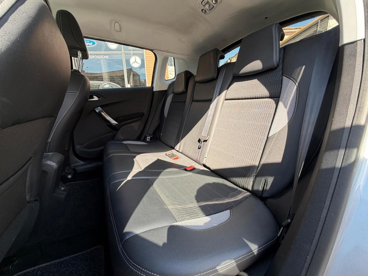 Peugeot 2008 1.6 e-HDi 115 CV Allure BLOCK SYSTEM