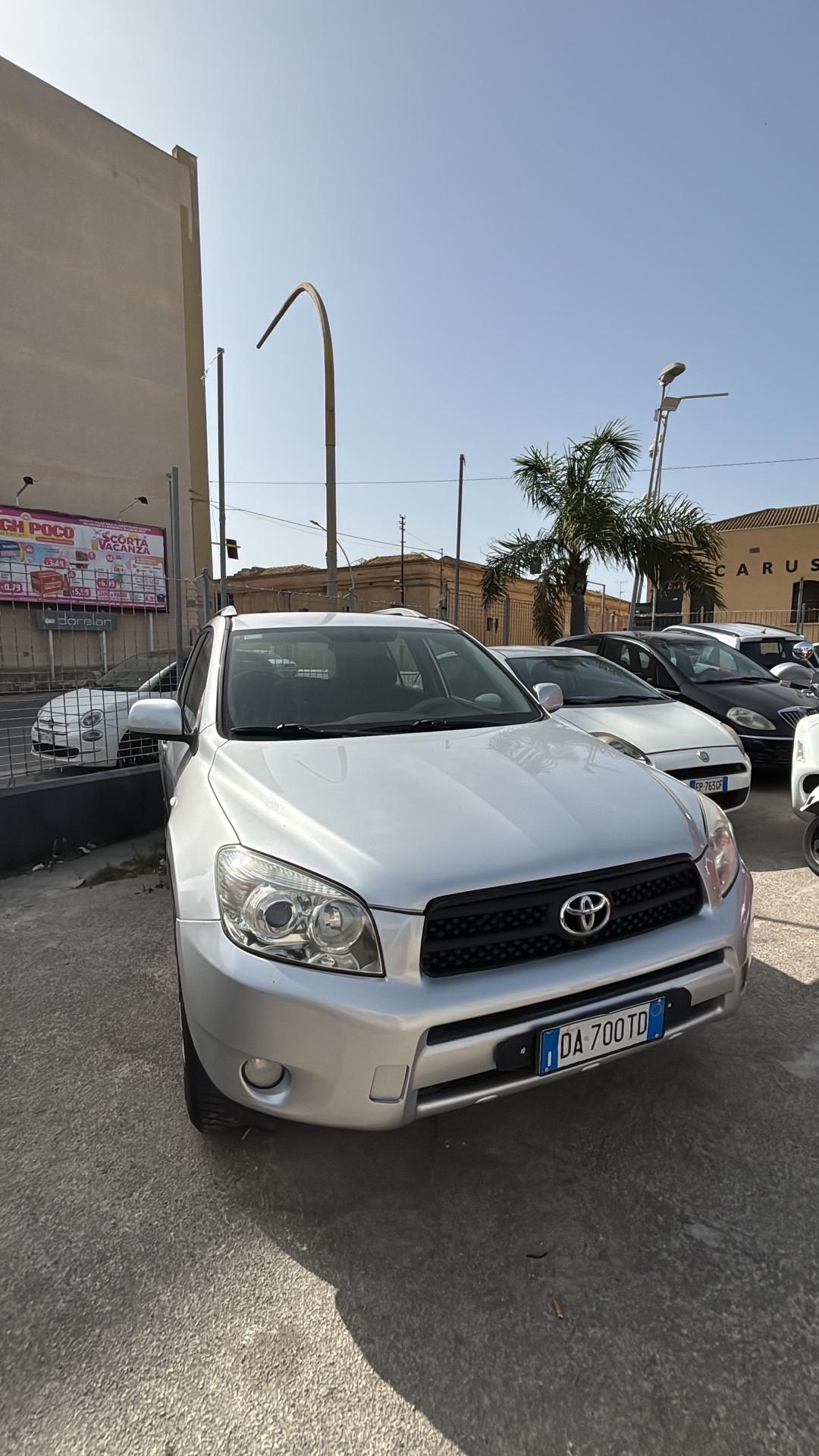 Toyota RAV 4 RAV4 2.2 D-4D 136 CV Luxury