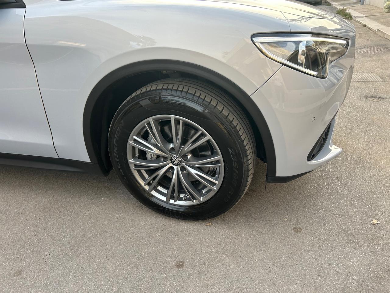 Alfa Romeo Stelvio 2.2 Turbodiesel 190 CV AT8 Q4 Executive