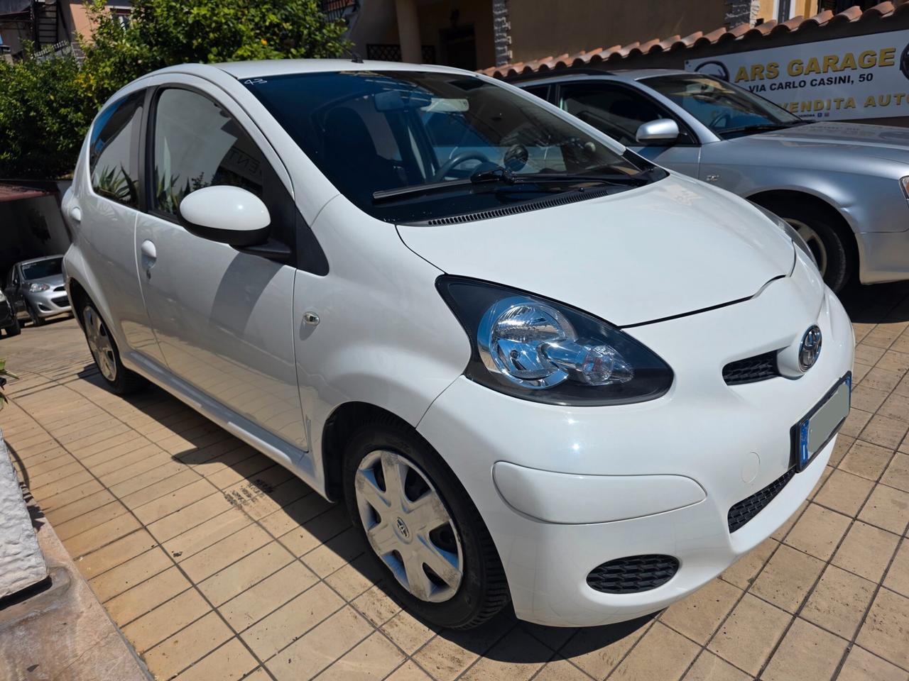 Toyota Aygo 1.0 12V VVT-i 5 porte Sol Connect MMT